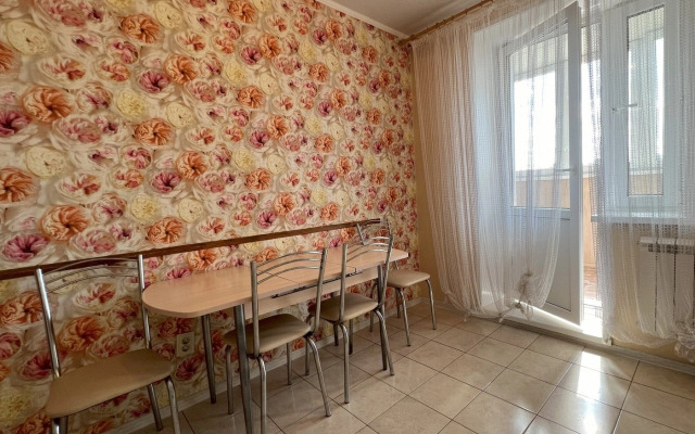 V Novom Dome V Tsentre Goroda Flat