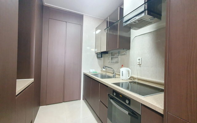 Apartamenty 19et. 2h komn.kv s sikarnym vidom na Mecet' Hazret Sultan