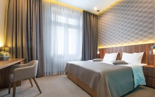 Five Points Square - City Center Guest house