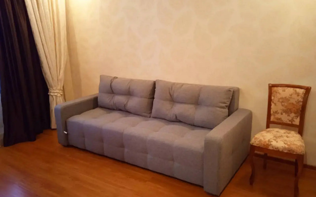 Квартира Суворова 28