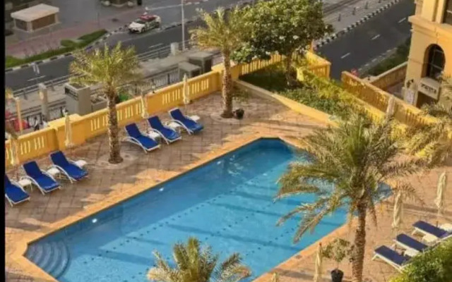 Boris Capsule JBR Hostel
