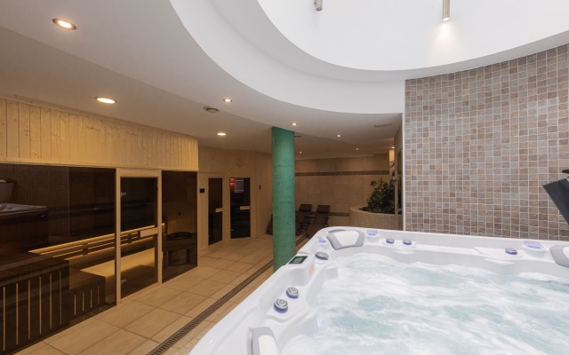 Bazilika alatt Panzió Hotel