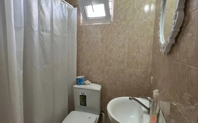 Uyut Guest house