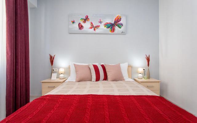 Apartments with a View of the Ferris Wheel and the City