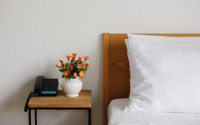 Mariinsky Apartments & Hotel