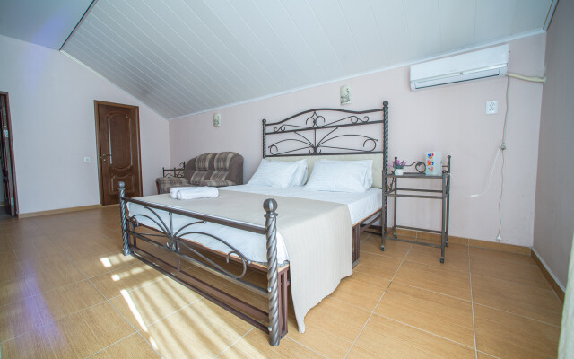 Vizit Guest House