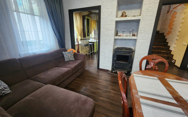 Na Poberezhye Private house