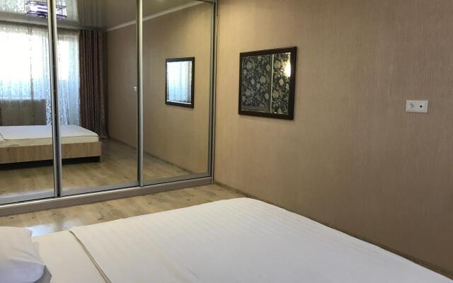 Апартаменты Пять Звёзд Уютная Квартира Возле Цирка