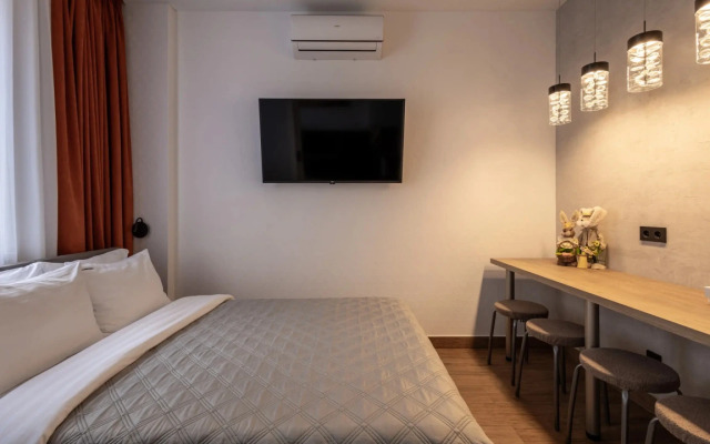 Red Apartments Art Layt Baksiya Apartments