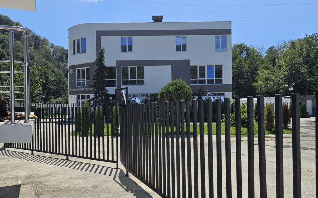 Stilnye Apartamenty S Otdelnym Vkhodom V Apart-Komplekse S Basseynom Apartment
