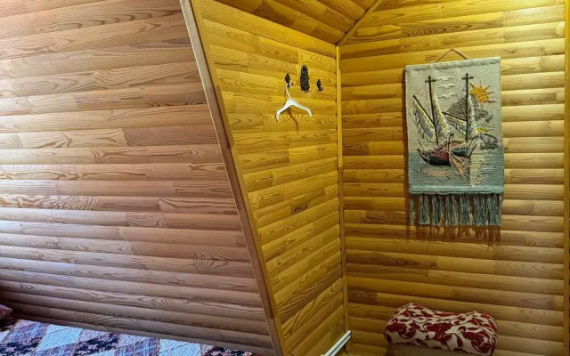S Banej U Zvonnitsyi Monastyirya Privat House