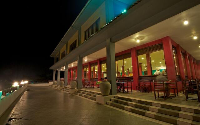 Club Koggala Village Hotel