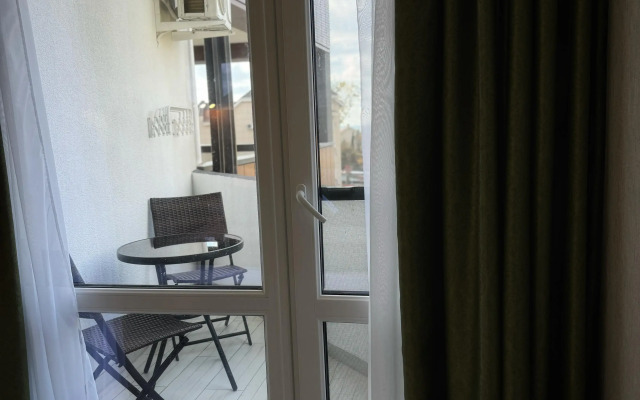 S Balkonom I Vidom Na More Apartment