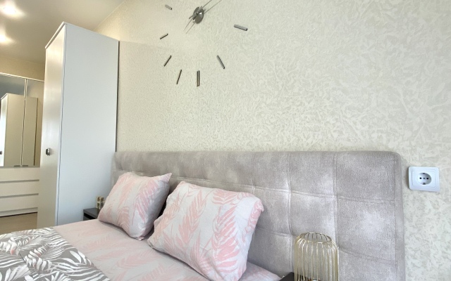 Uyutnye S Dizaynerskim Remontom Apartments