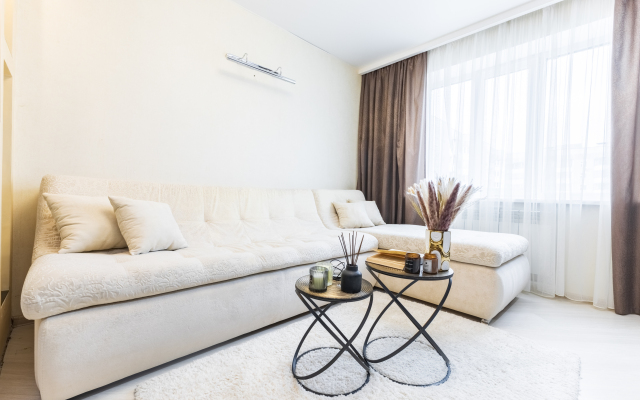 Апартаменты трехкомнатные на Меридианной