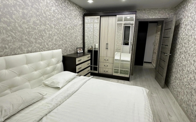 Sovremennaya 56 Kv.m Na Ulitse Kosareva D.48 Apartments