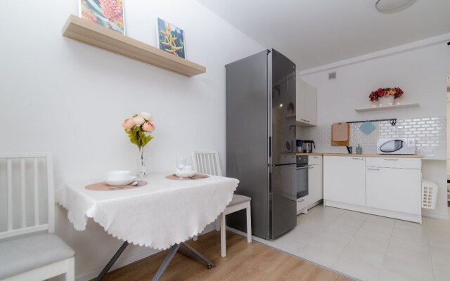 Na Salaryevskoy 16/1 Flat