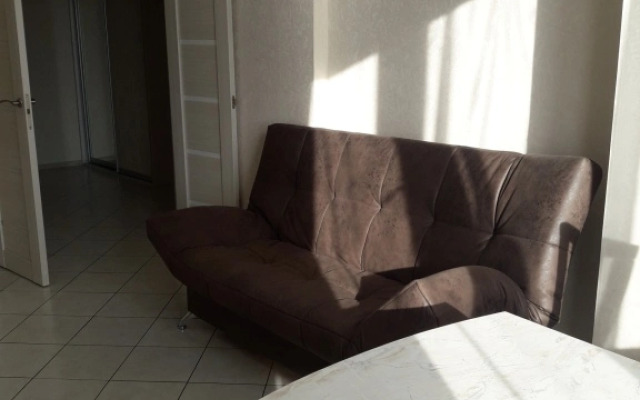 V  Prestizh Khaus Flat 1