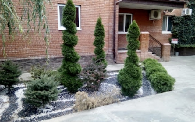 Uyut Guest House