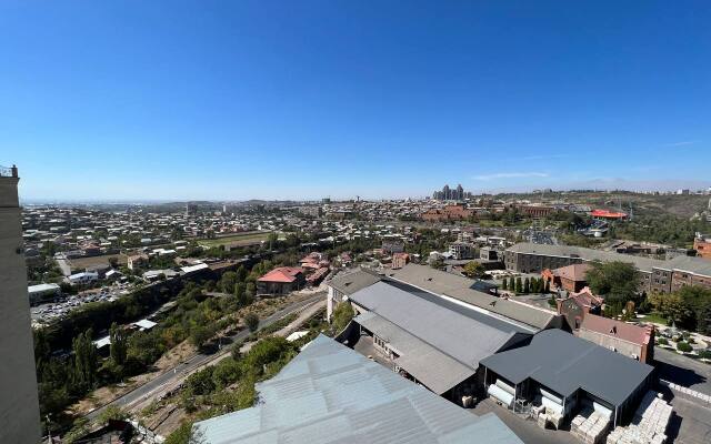 Glendale Hills Tophouse Apartments