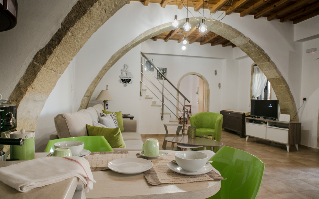 Sunny Villa