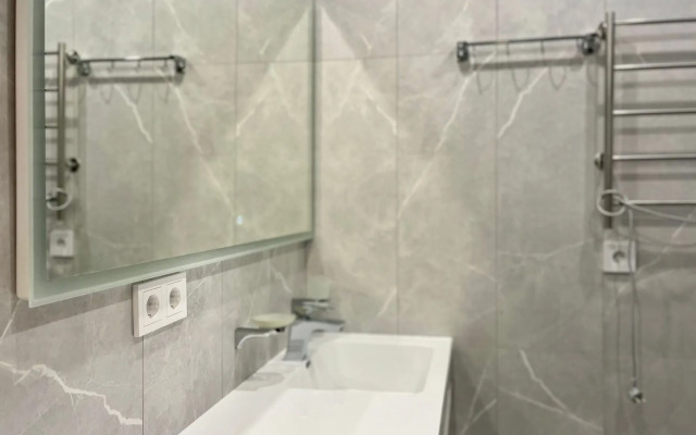 Dlya Troikh Gostey S Vidom Na More Flat