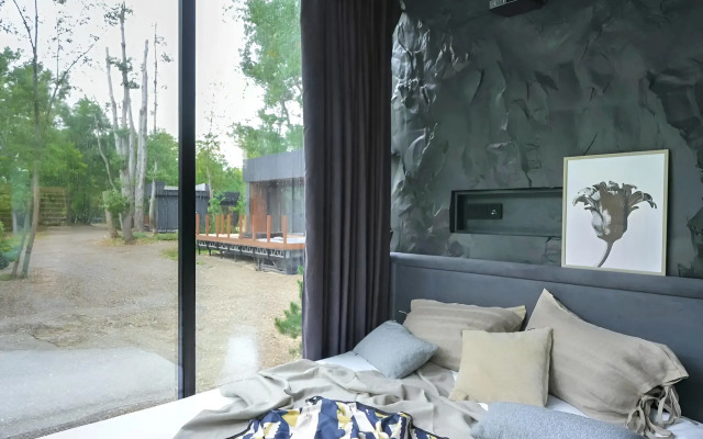 Private House na Beregu Reki s Avtorskim Dizaynom