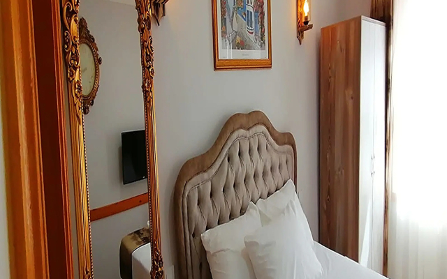 Отель Tree House