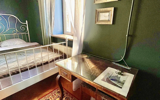 Квартира Творчесская квартира на Жуковского 6