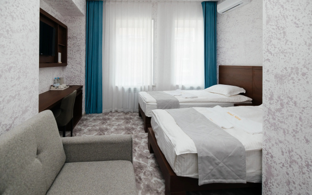 Отель Mir