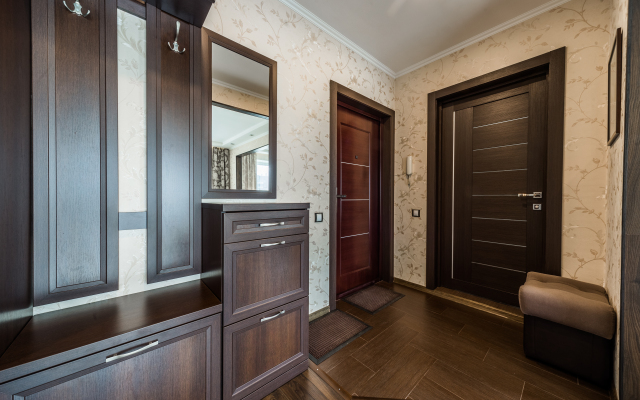 Квартира Тёплая солнечная возле БЦ Первая Башня