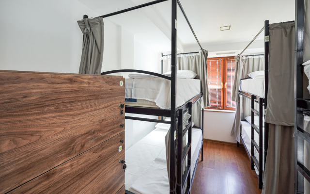 Best Way Hostel