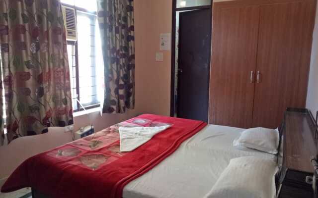 Maa Yoga Ashram Mini-Hotel