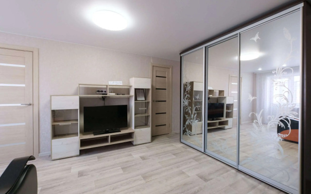 Квартира Неподалеку от Чебоксарского Залива в Центре Города