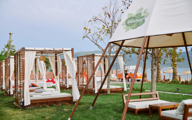 Parmos  Hotel