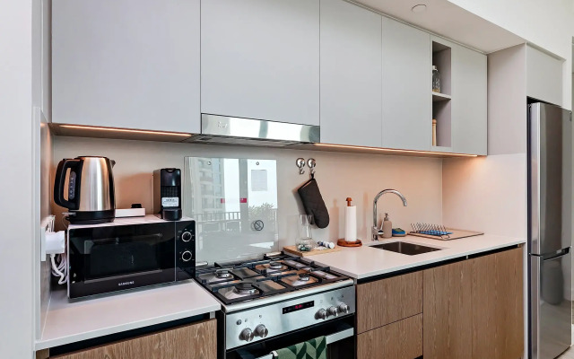 Uyutnye 1Br Apartamenty v Creek Harbour Apartments