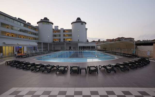 Royal Towers Kiris Hotel