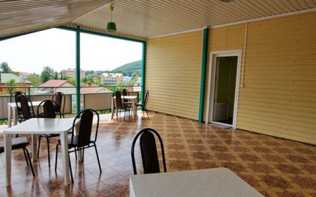 Izumrud Hotel