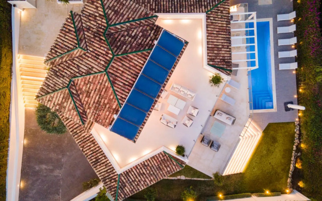 All About Villa Breeze