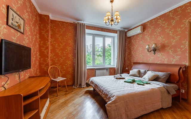 Ogromnaya Dvukhkomnatnaya Dlya 5 Chelovek U Moskva Siti Flat