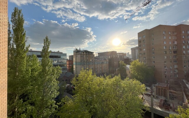 Квартира м. Парк Культуры Красная Роза Уютная с балконом