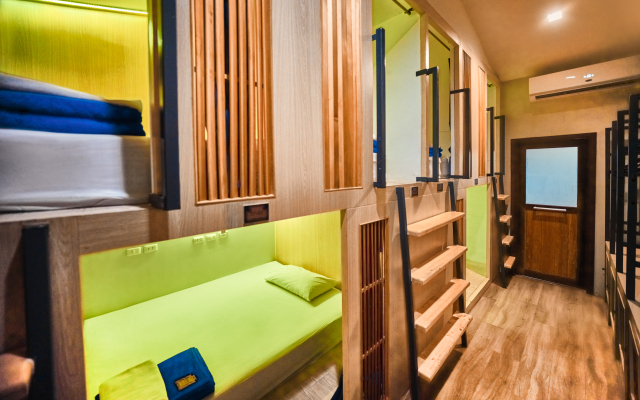 Prince Theatre Heritage Stay Hostel - Silom