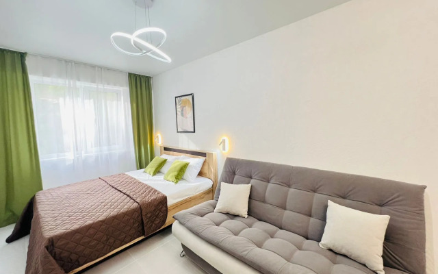 Studiya S Basseynom Apartments