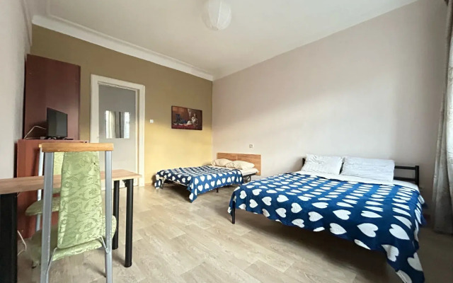 U Parka Pobedy Guest House