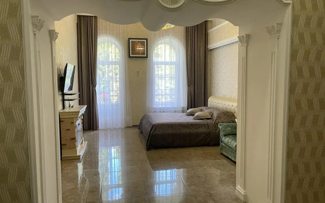 Апартаменты Делюкс премьер в Тавриде на набережной Ялты