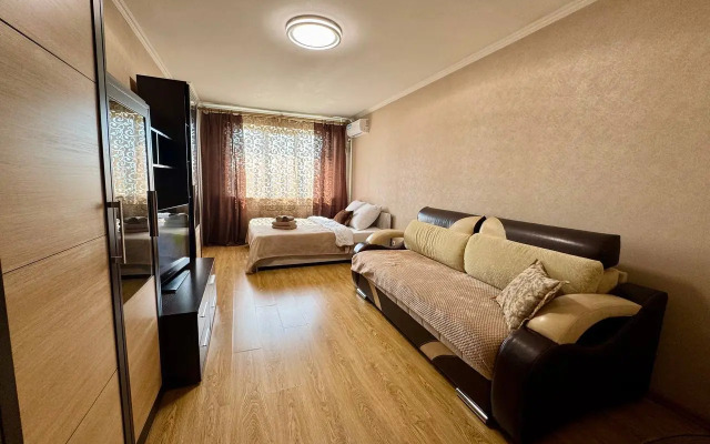 Uyutnaya Odnokomnatnaya 4 Spalnykh Mesta Flat