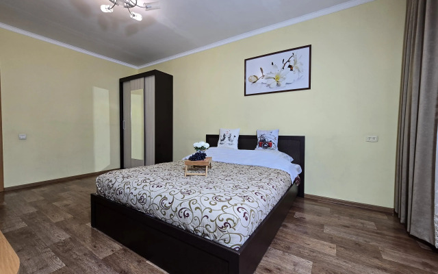 Na Pogranichnoy Flat