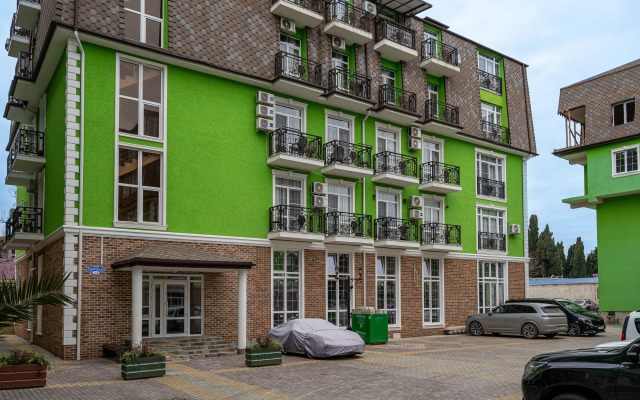 Red Art Light Rosen Apartments