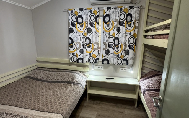 Na Pribrezhnoy 20 Guest house
