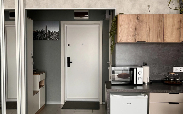 Novaya Loft Studiya Ryadom s Metro Flat